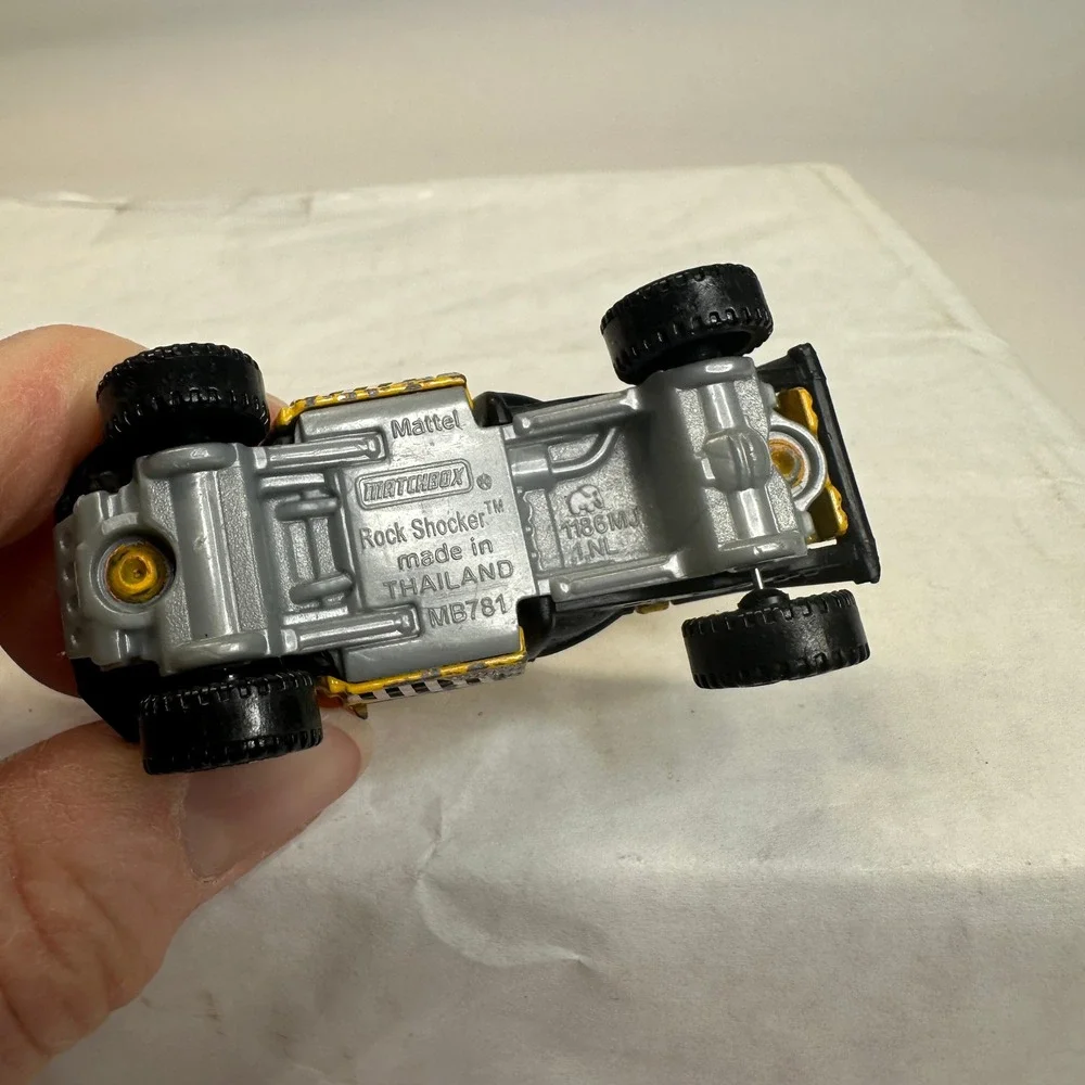 Matchbox Rock Shocker Off Road Truck Yellow‎ Black 4x4 Diecast Toy MB781